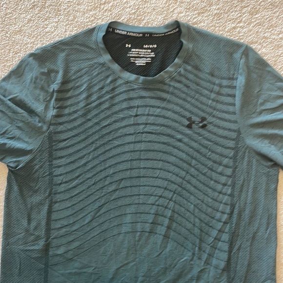 Men’s Under Armour Gym Exercise Shoet Sleeves Shirt Size Large L - Picture 4 of 5